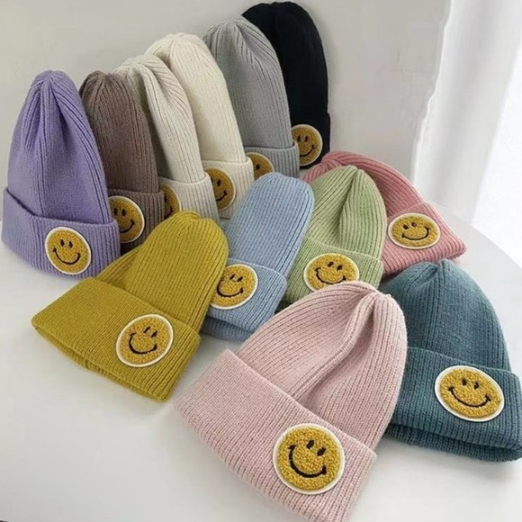 boutique jez Accessories - Smile Patch Unisex Cotton Ribbed Beanie Hat